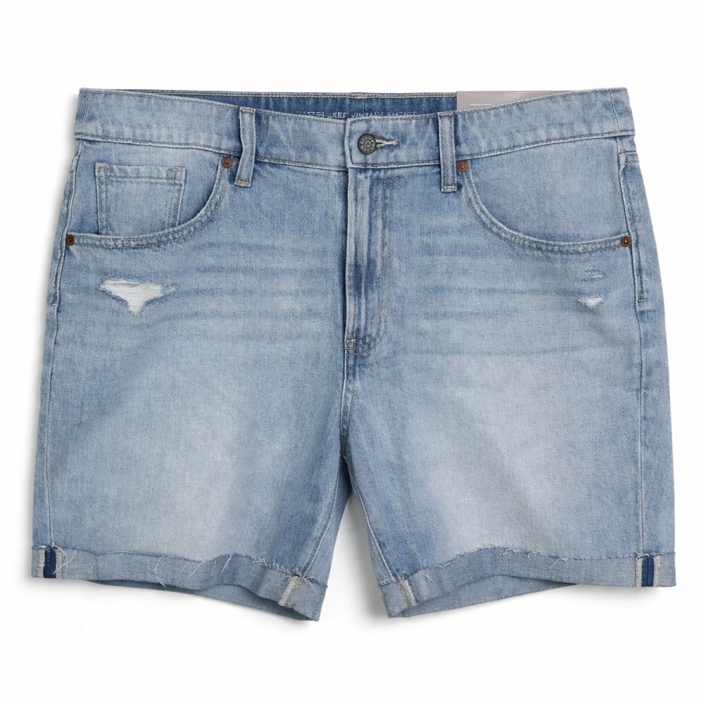Chico's Size 2.5 / 14 Relaxed Vintage Short Light Wash Distressed Denim NWT